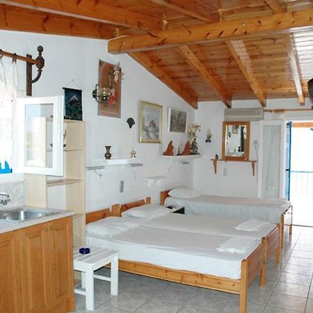 Nikos Rooms And Studios Poros Town Dış mekan fotoğraf