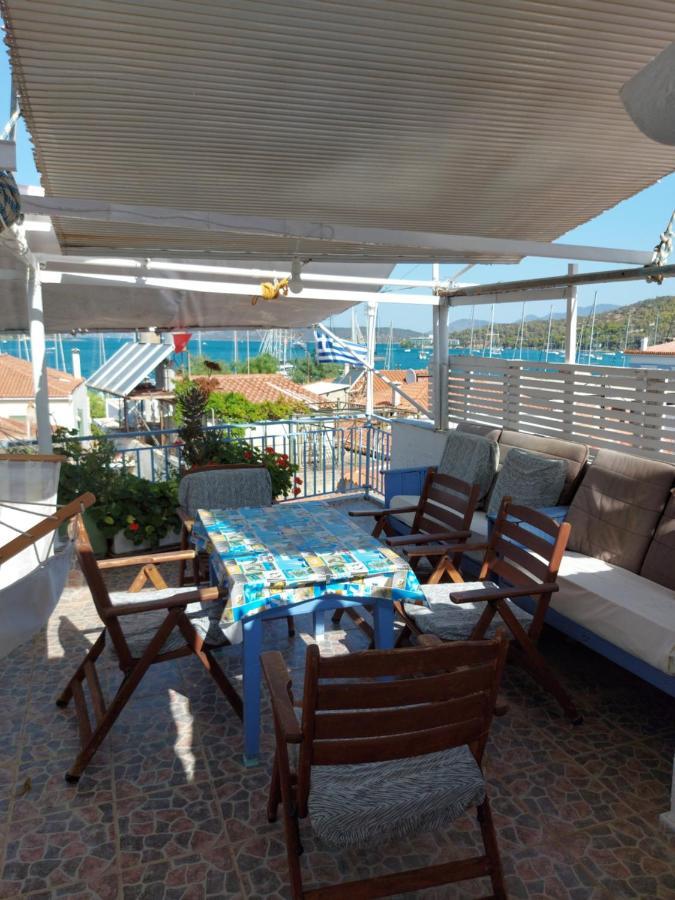 Nikos Rooms And Studios Poros Town Dış mekan fotoğraf
