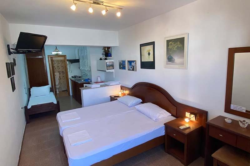 Nikos Rooms And Studios Poros Town Dış mekan fotoğraf